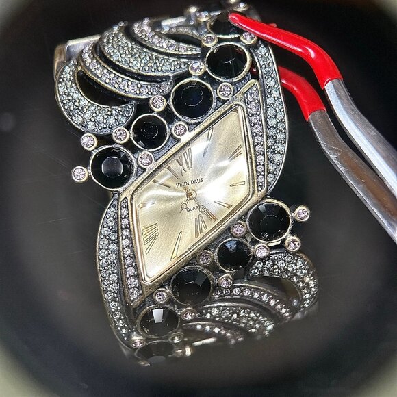 Stunning Heidi Daus Watch - Picture 3 of 8